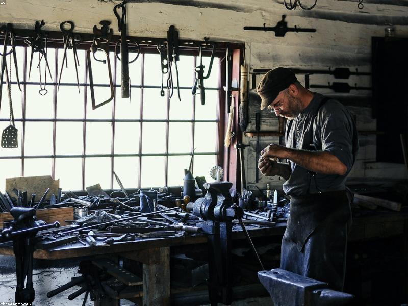 Vendeur ou artisan ? Comment bien choisir votre profil professionnel sur Trouver.tn